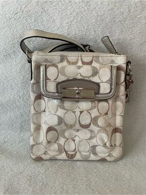 NWOT Coach Kristin Neutral Signature Swingpack Crossbody with Sequin Details